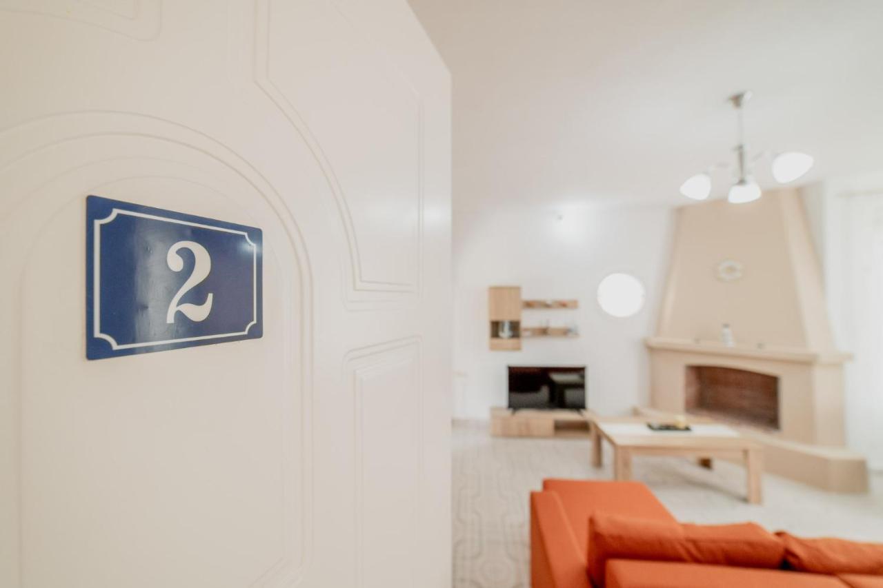 Family Resort 2 Ofrínion 외부 사진