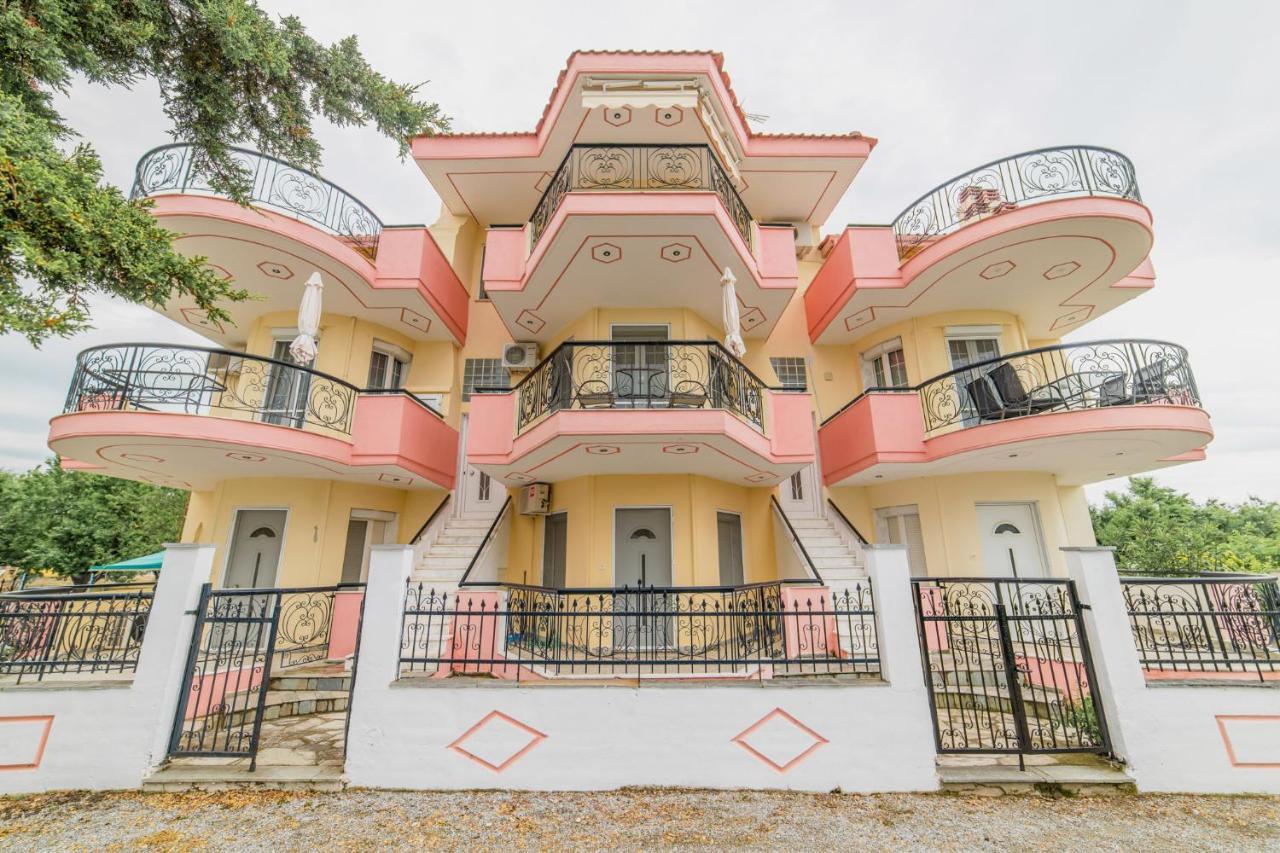 Family Resort 2 Ofrínion 외부 사진